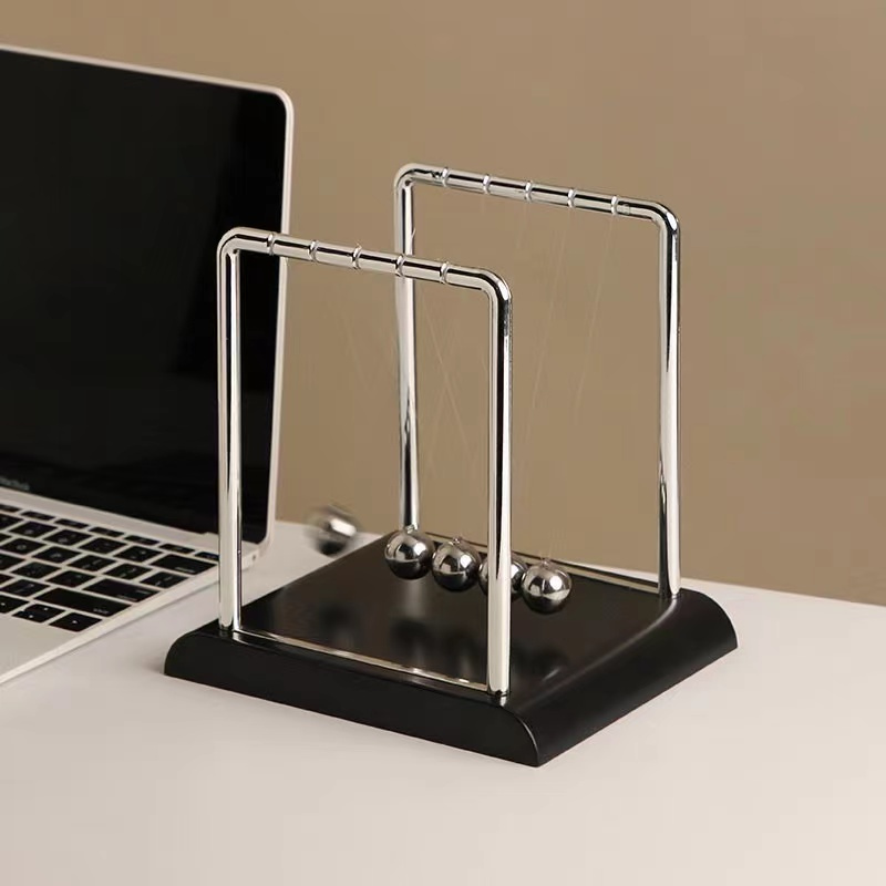 Bolas de equilibrio de péndulo - Newton Cradle Large reseña y precio