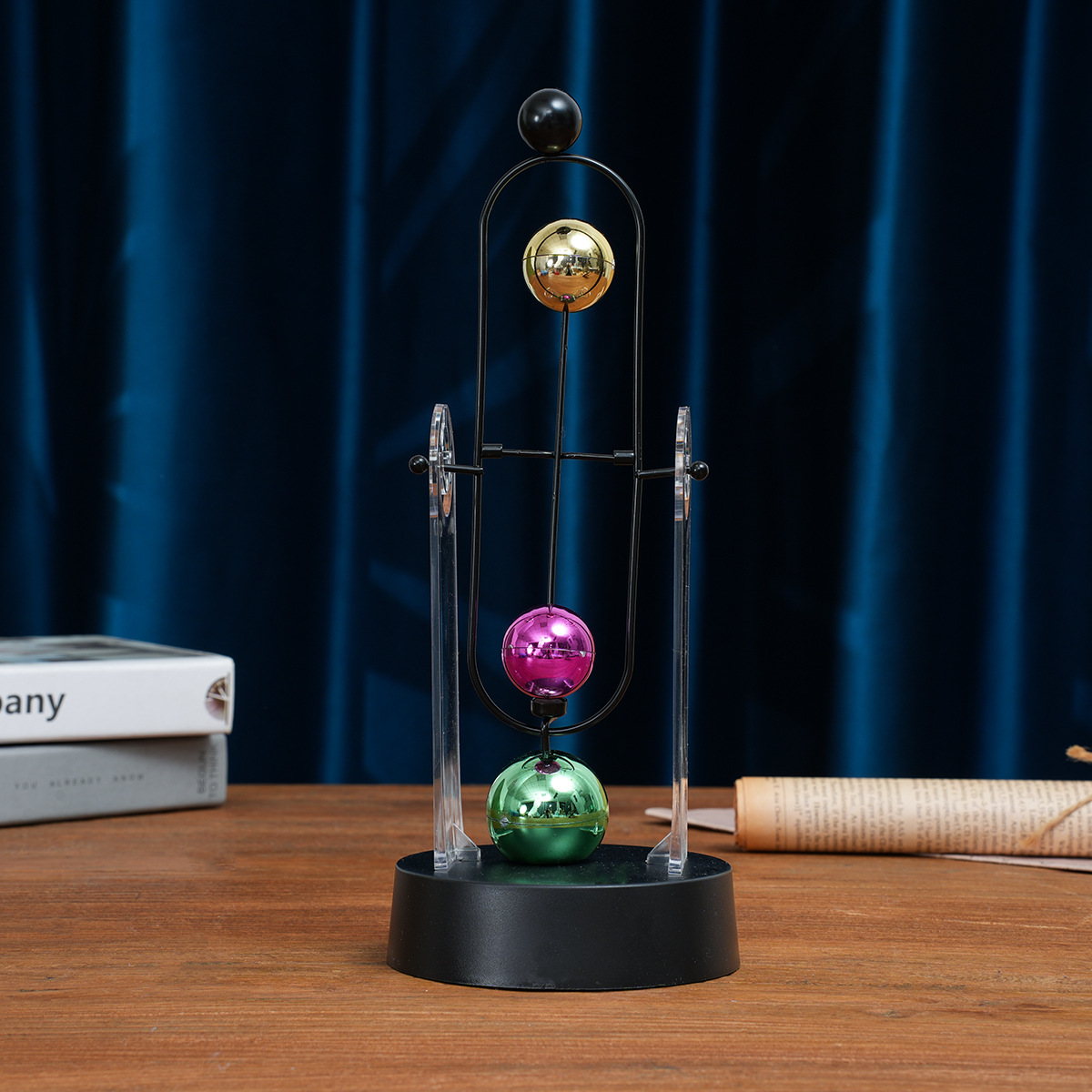 Péndulo de Newton, Decoración  - Newton Cradle Large reseña y precio